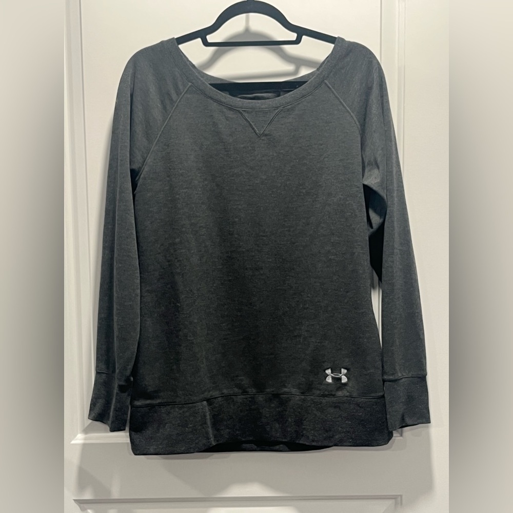 Women’s Under Armour Semi-Fitted Training Crew Neck Sweatshirt - Size M - EUC